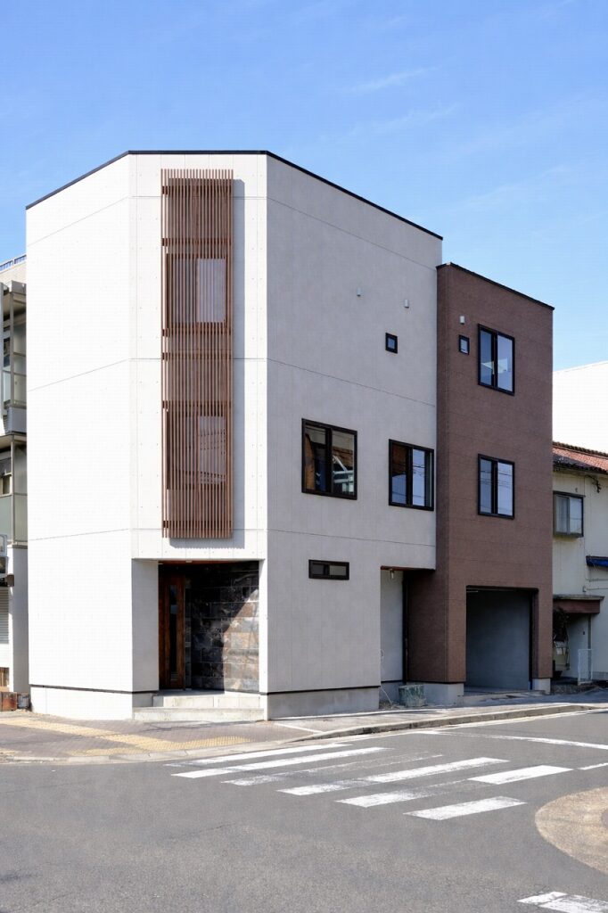 施工事例　モダンな外観デザインの3階建て住宅